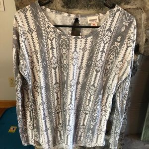 Long sleeve women’s printed shirt. Size M